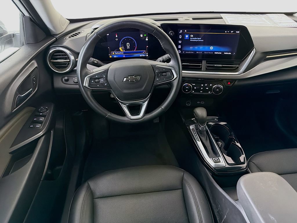 Used 2025 Chevrolet Trax ACTIV w/ Driver Confidence Package image 24