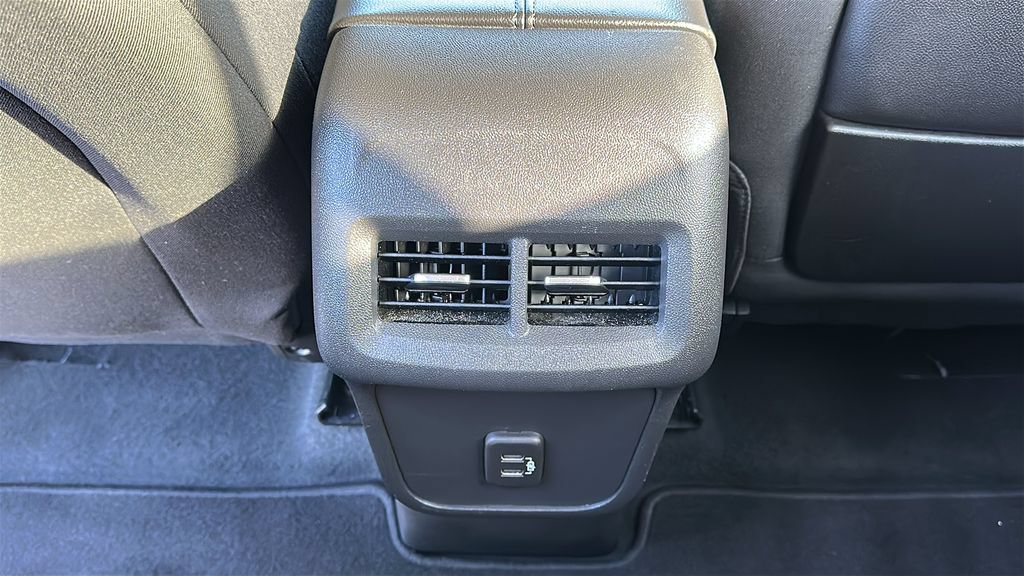 Used 2024 GMC Terrain SLE FWD image 30