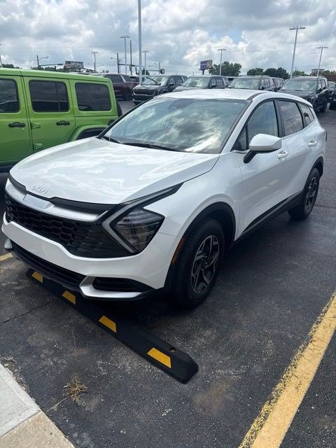 Used 2024 Kia Sportage LX AWD/4WD image 5