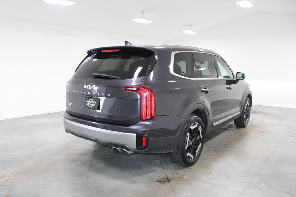 Used 2025 Kia Telluride S FWD image 9
