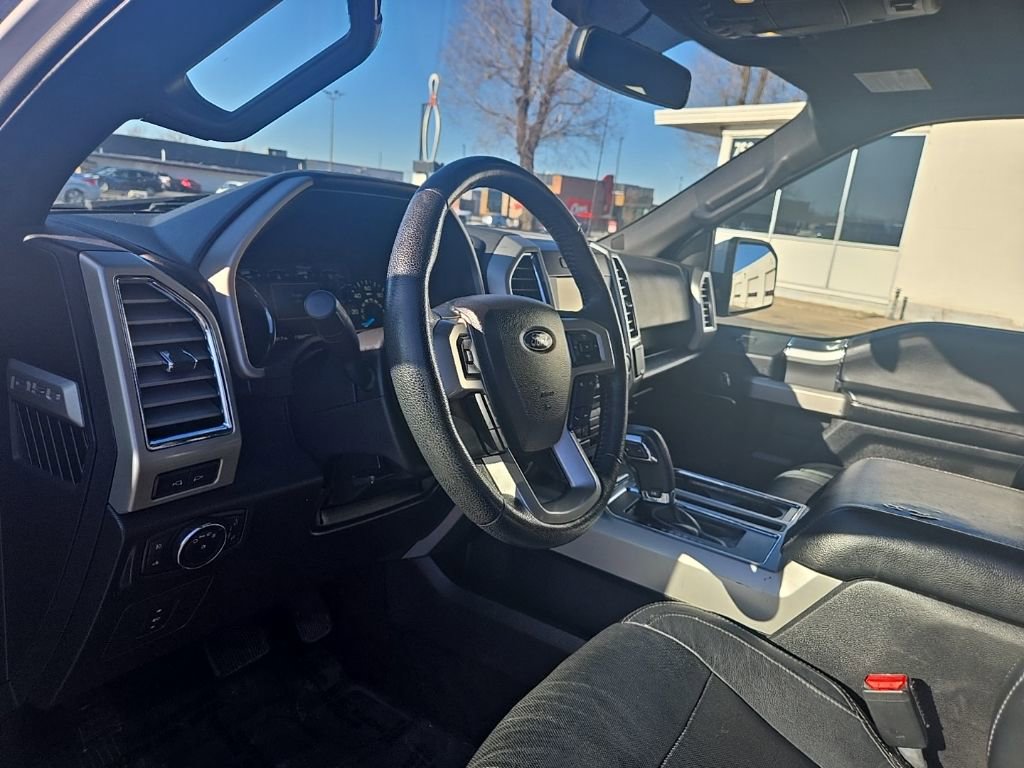 Used 2015 Ford F150 Lariat image 11