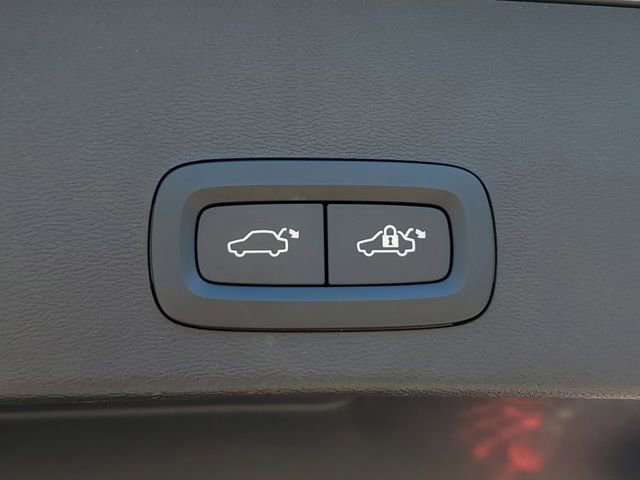 Used 2023 Volvo XC40 B5 Plus w/ Climate Package image 10
