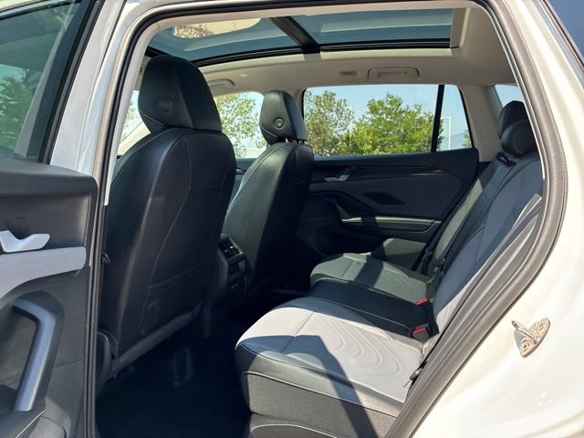 Used 2026 Volkswagen Tiguan SE w/ Panoramic Sunroof Package AWD/4WD image 13