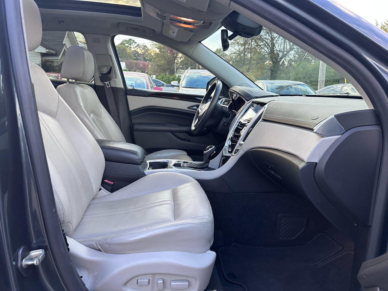 Used 2013 Cadillac SRX Performance w/ Driver Awareness Package image 29