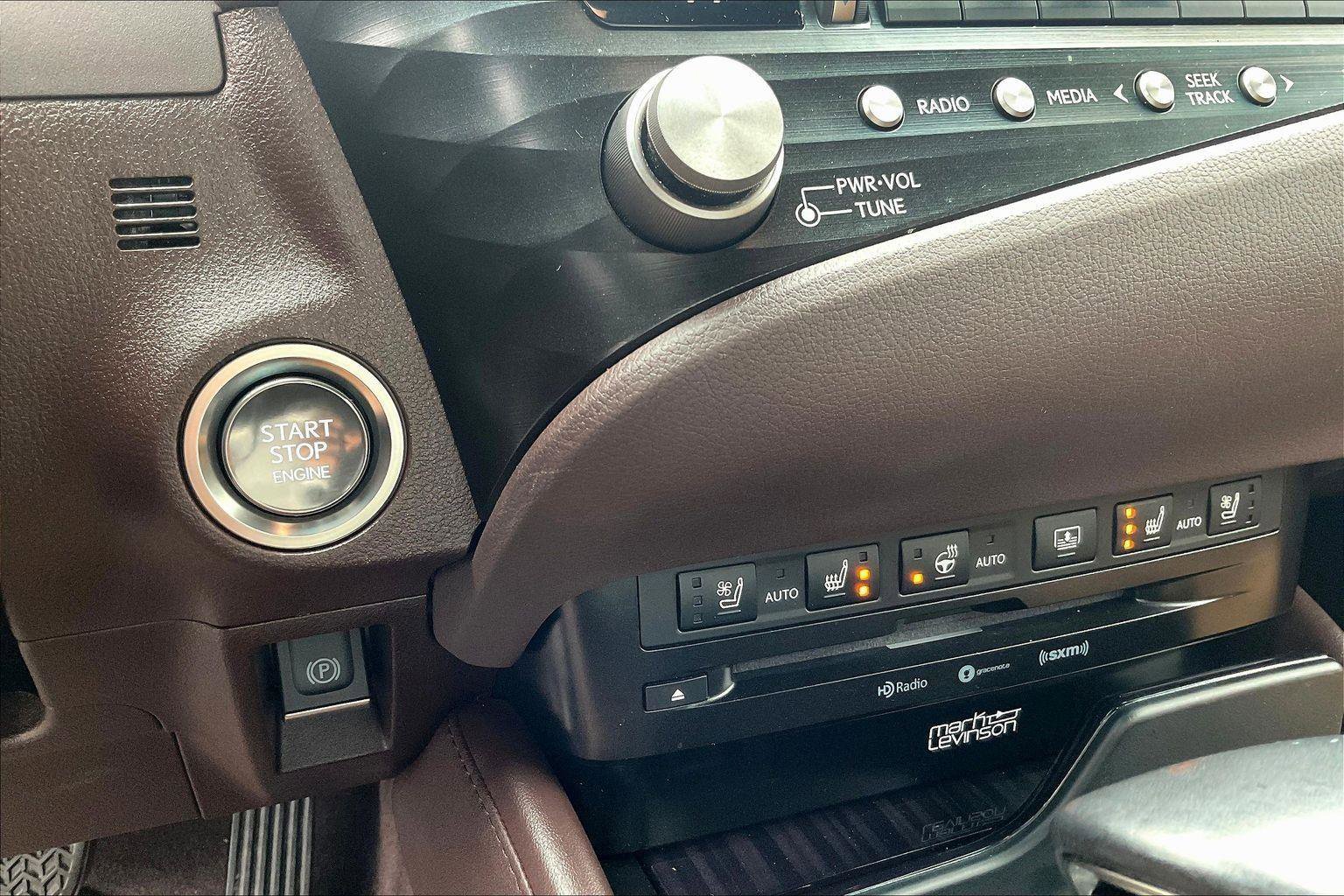 Used 2021 Lexus ES 250 w/ Luxury Package image 24