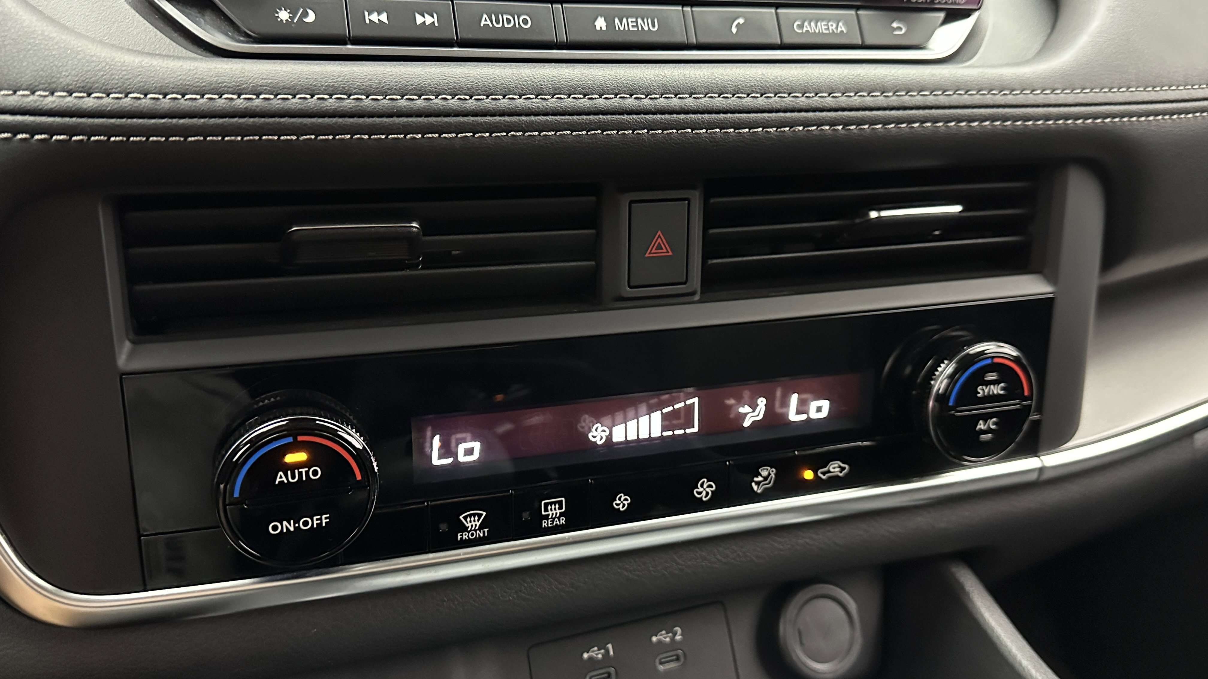 Used 2025 Nissan Rogue SV image 16