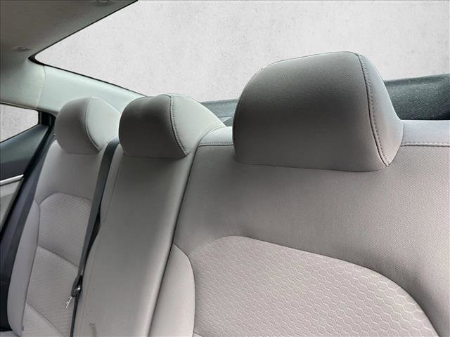 Used 2020 Hyundai Elantra SEL image 24