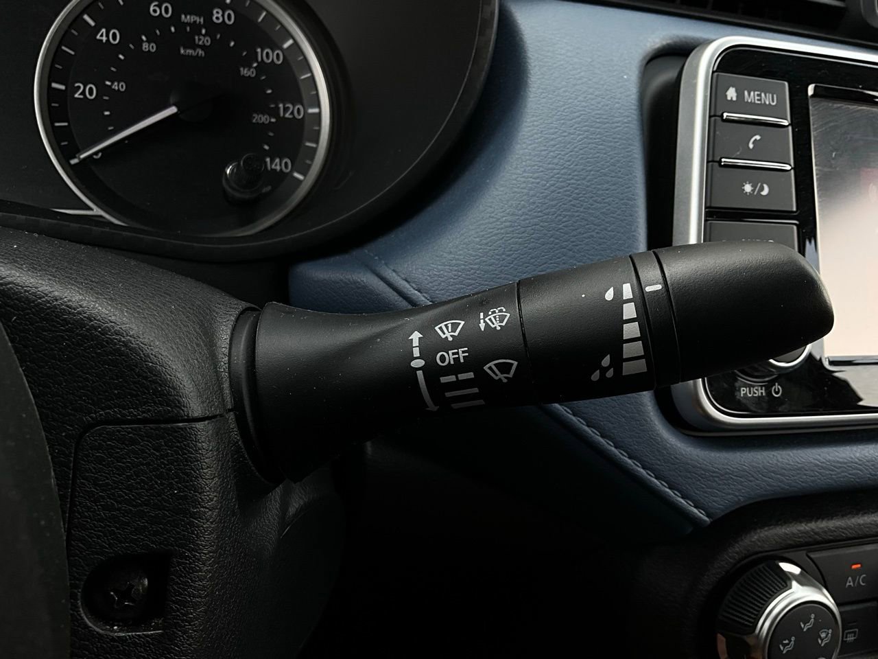 Used 2025 Nissan Versa SV image 32