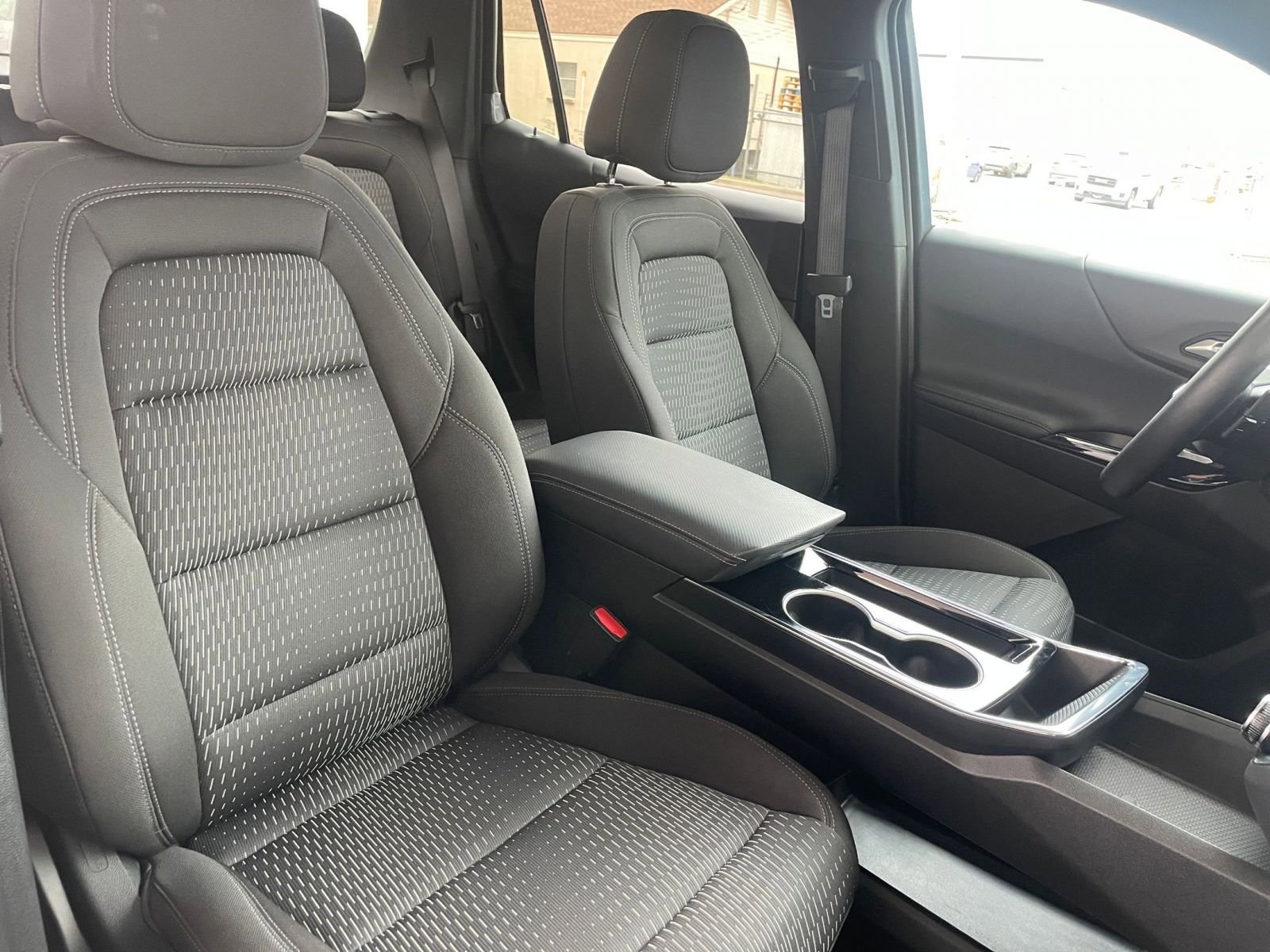 Used 2025 Chevrolet Equinox LT image 35