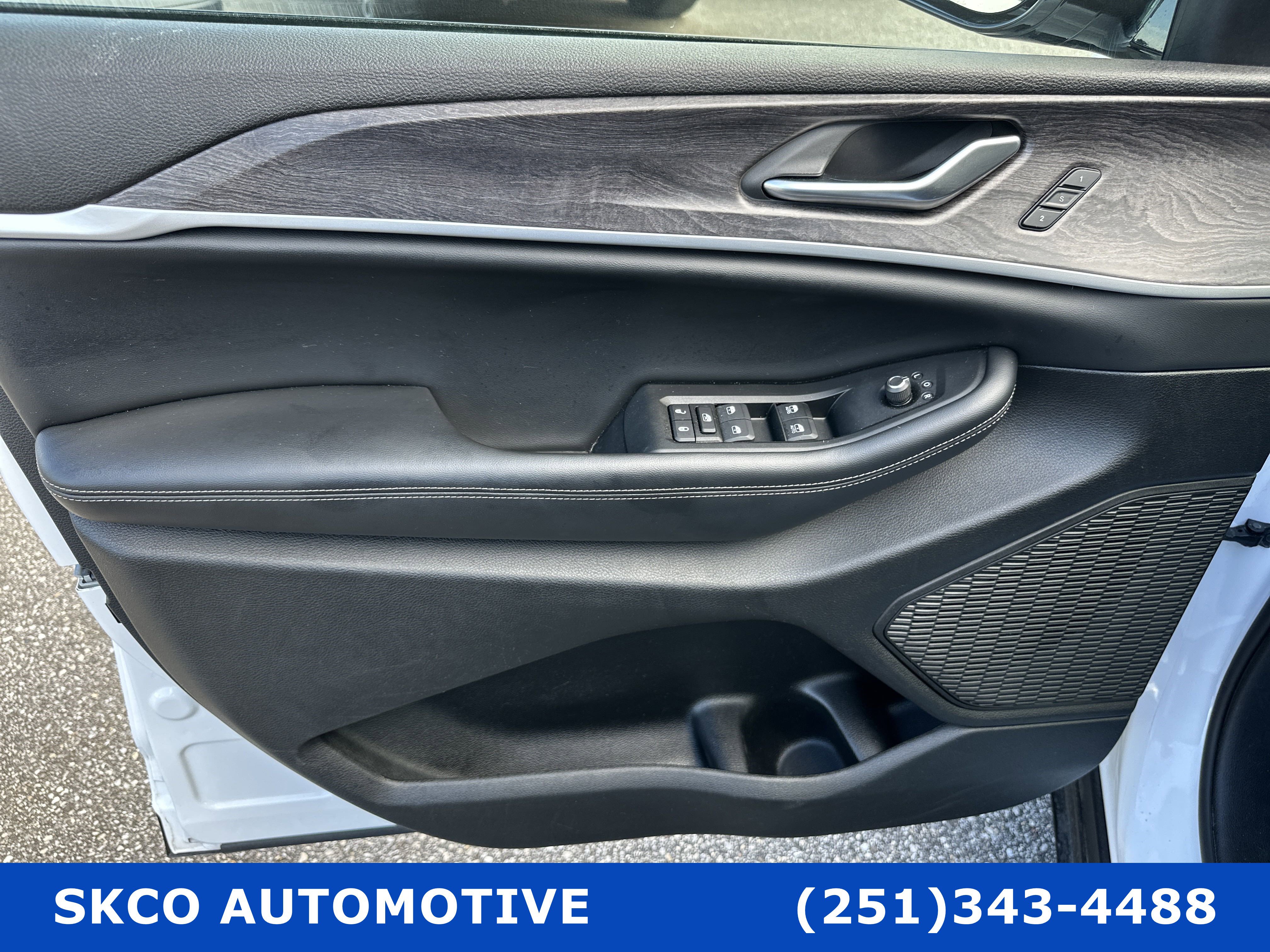 Used 2024 Jeep Grand Cherokee Limited image 12