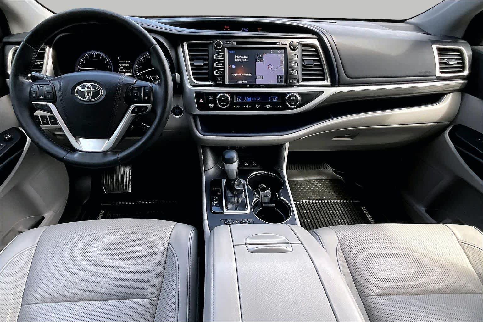 Used 2017 Toyota Highlander Limited Platinum w/ Carpet Mat Package AWD/4WD image 14