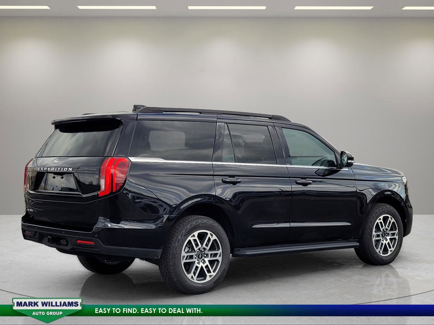 Used 2026 Ford Expedition Active image 4