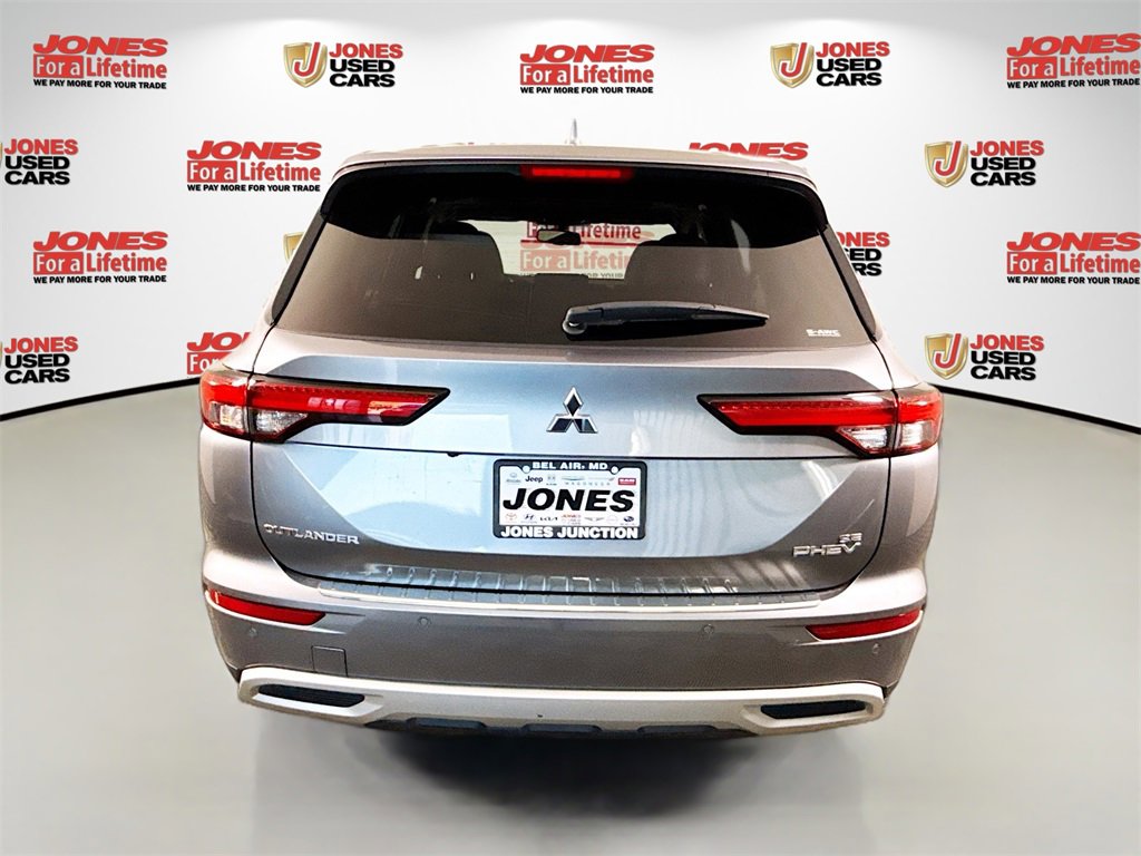 Used 2023 Mitsubishi Outlander SE image 16