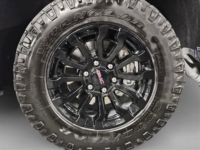 Used 2022 GMC Sierra 1500 AT4X image 22