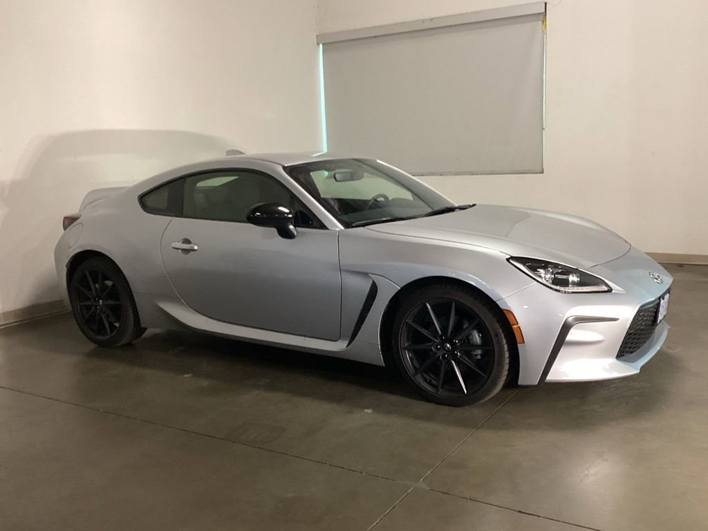 Used 2025 Toyota GR86 Premium w/ ALL Weather Mat Package (TMS) RWD image 8