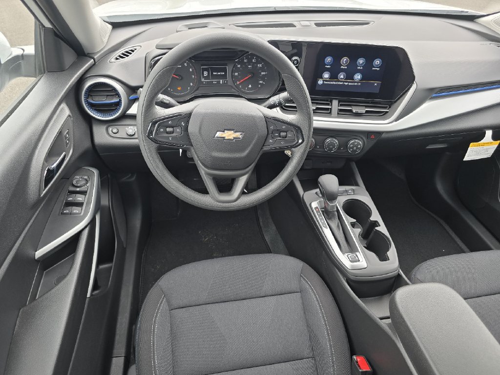 New 2026 Chevrolet Trax LS w/ LS Convenience Package FWD image 12