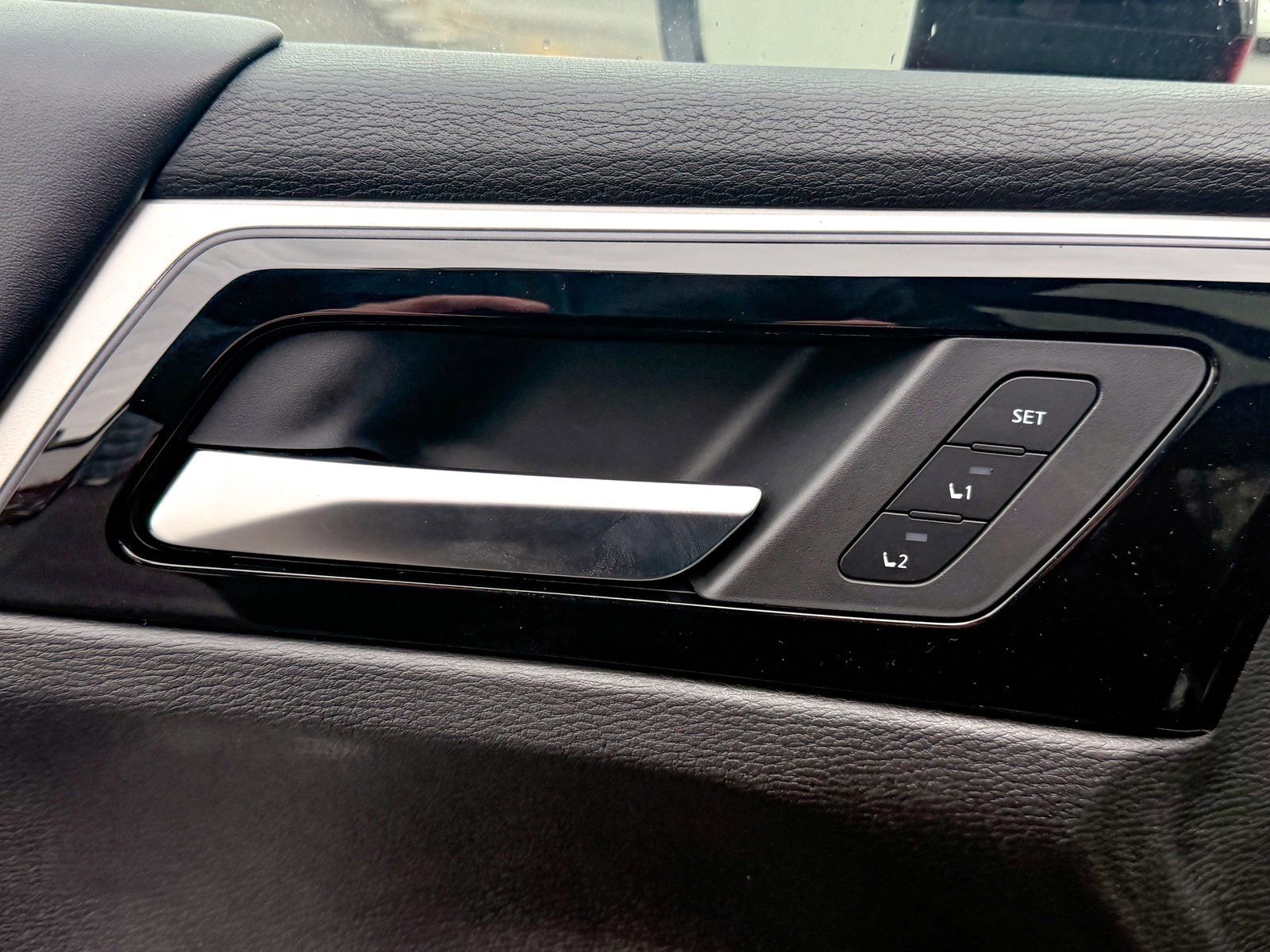 New 2025 Mitsubishi Outlander SEL Black Edition image 19
