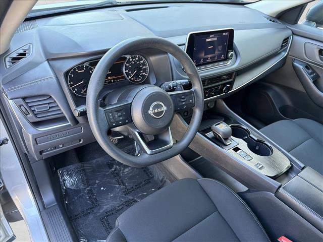 Used 2024 Nissan Rogue S image 13