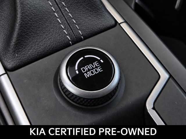 Certified 2025 Kia Sorento LX FWD image 24