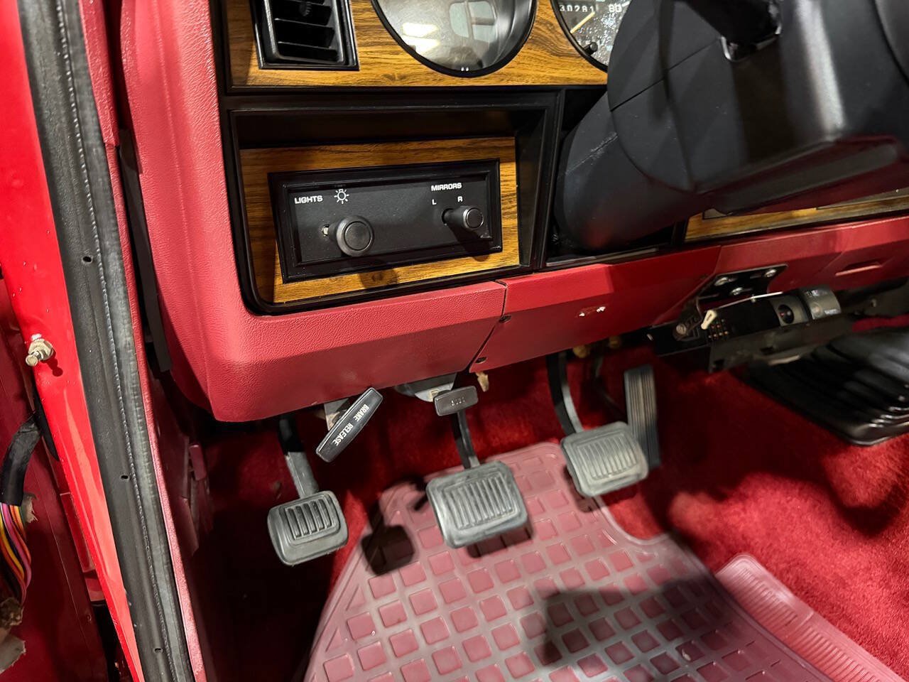 Used 1992 Dodge D/W Truck 250 AWD/4WD image 47