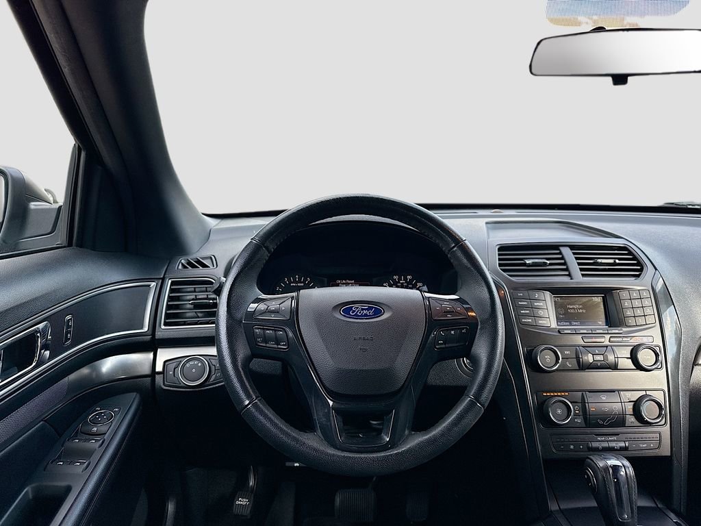 Used 2018 Ford Explorer XLT AWD/4WD image 22