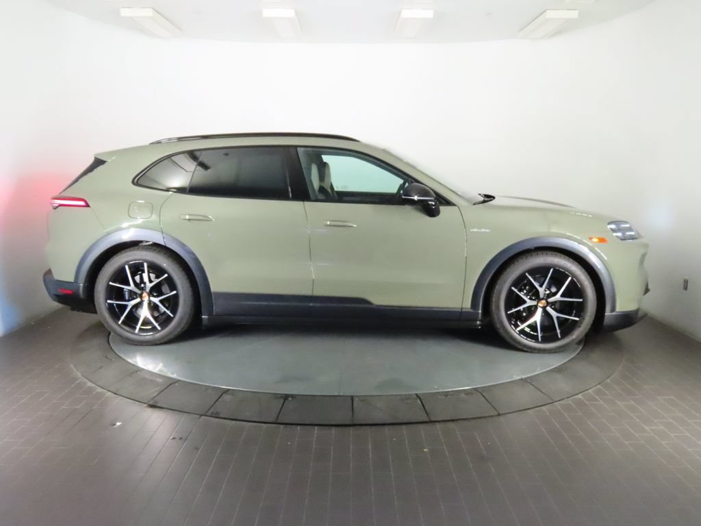 New 2026 Porsche Cayenne Electric AWD/4WD image 8