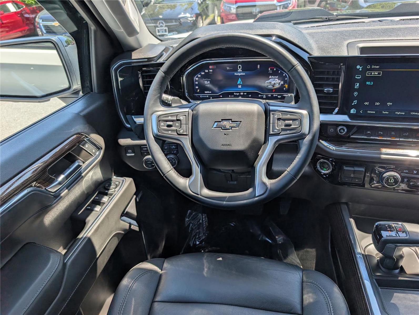 Used 2024 Chevrolet Silverado 1500 LT Trail Boss w/ LT Trail Boss Premium Package AWD/4WD image 18