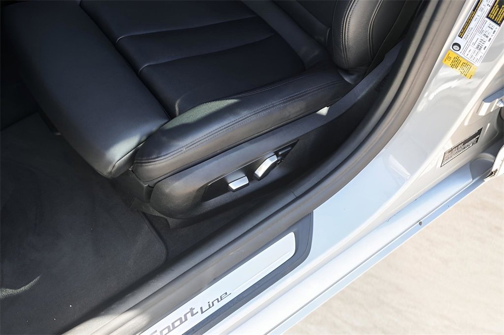 Used 2019 BMW 530i w/ Convenience Package image 8