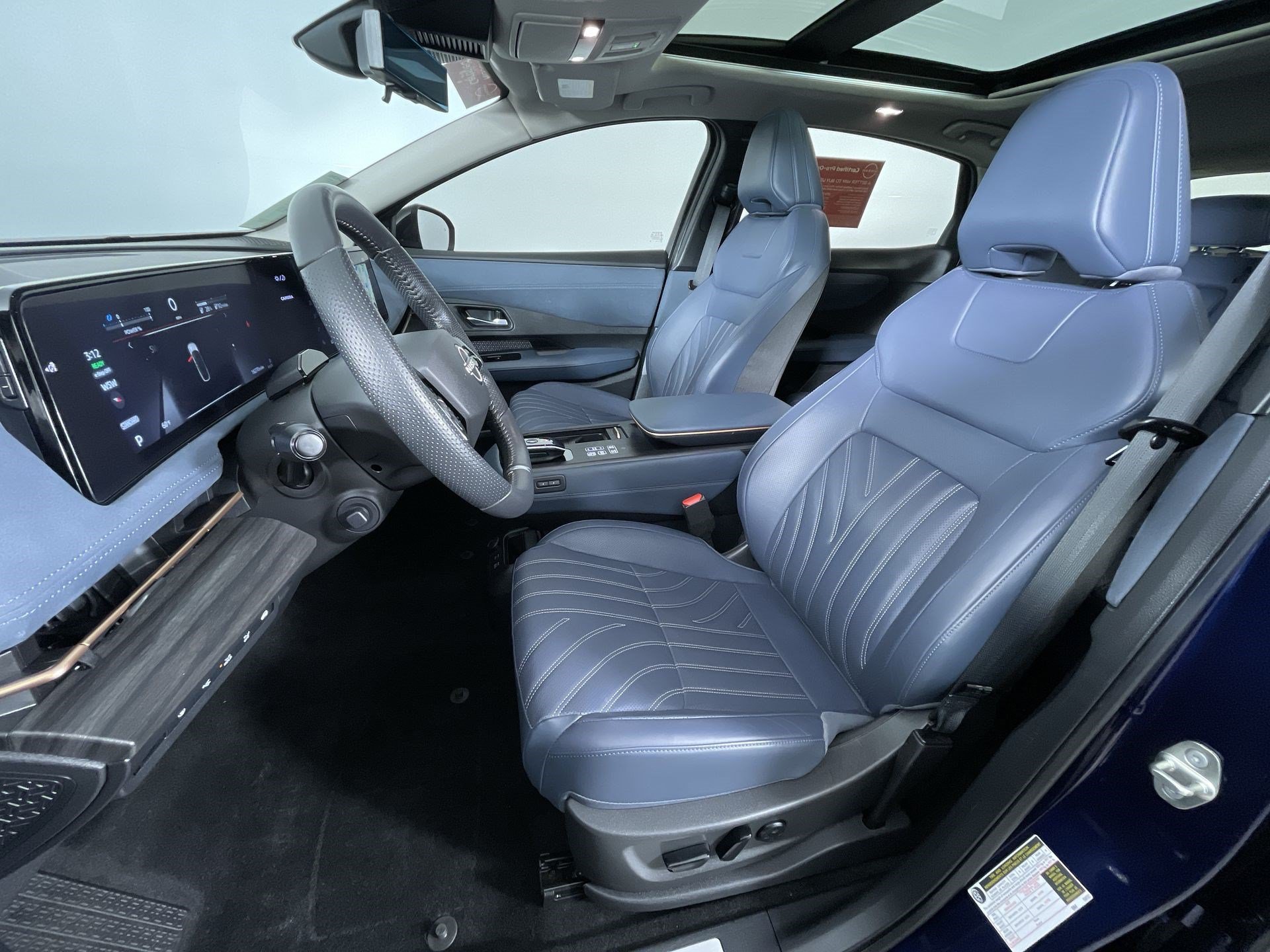 Certified 2024 Nissan Ariya AWD image 15