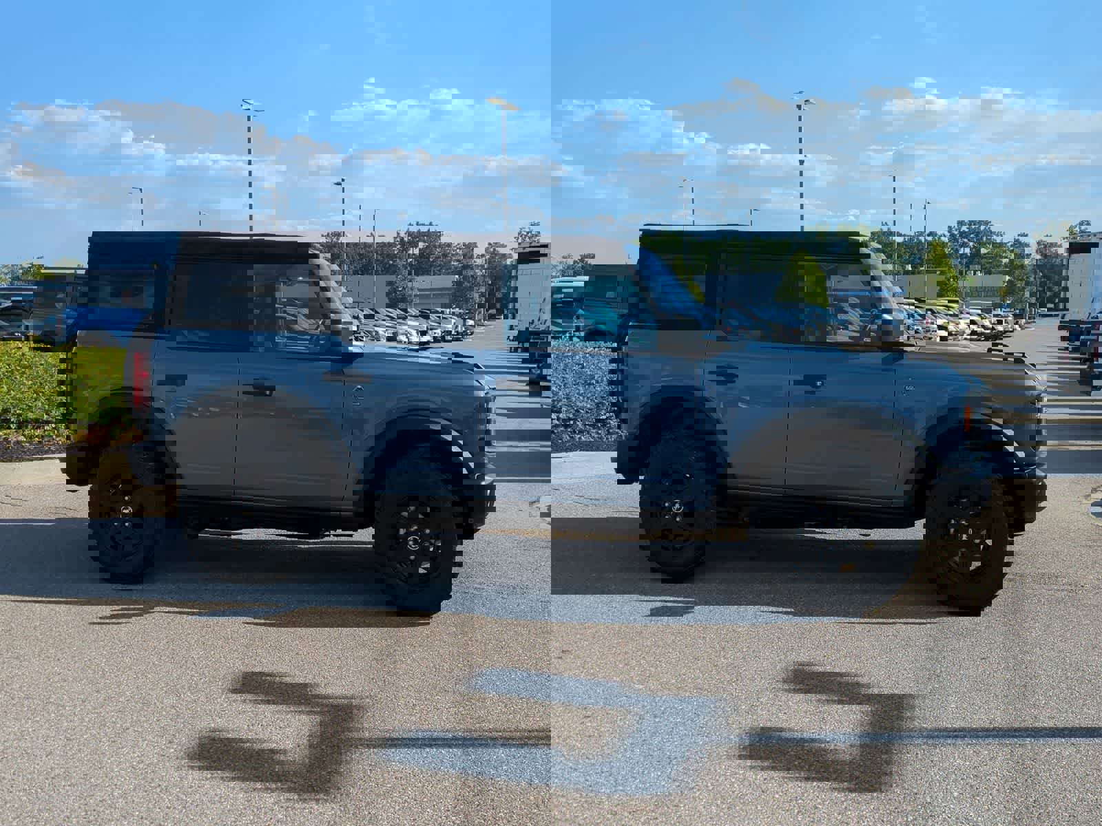 Used 2023 Ford Bronco Black Diamond image 9