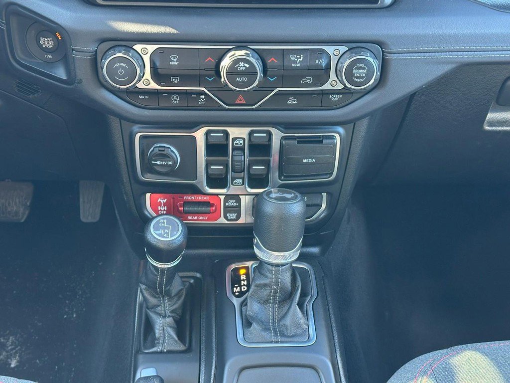 Used 2025 Jeep Wrangler Unlimited Rubicon image 14