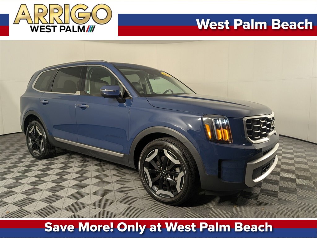 Used 2024 Kia Telluride S w/ S Sunroof Package
