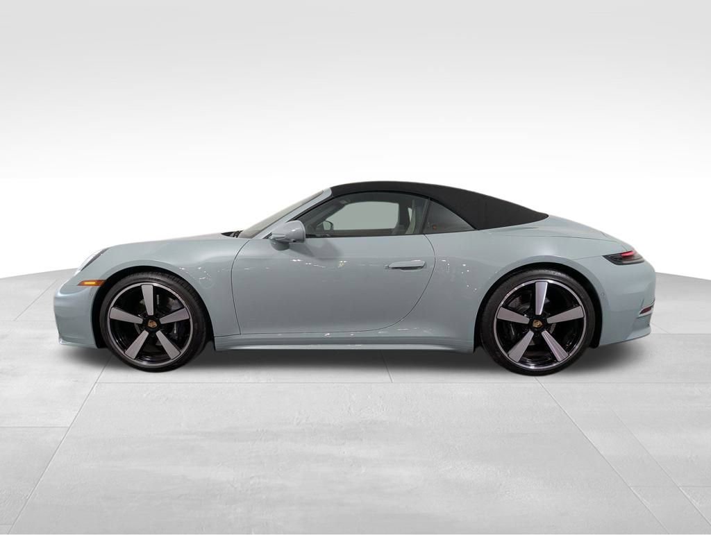 Used 2025 Porsche 911 Carrera image 39