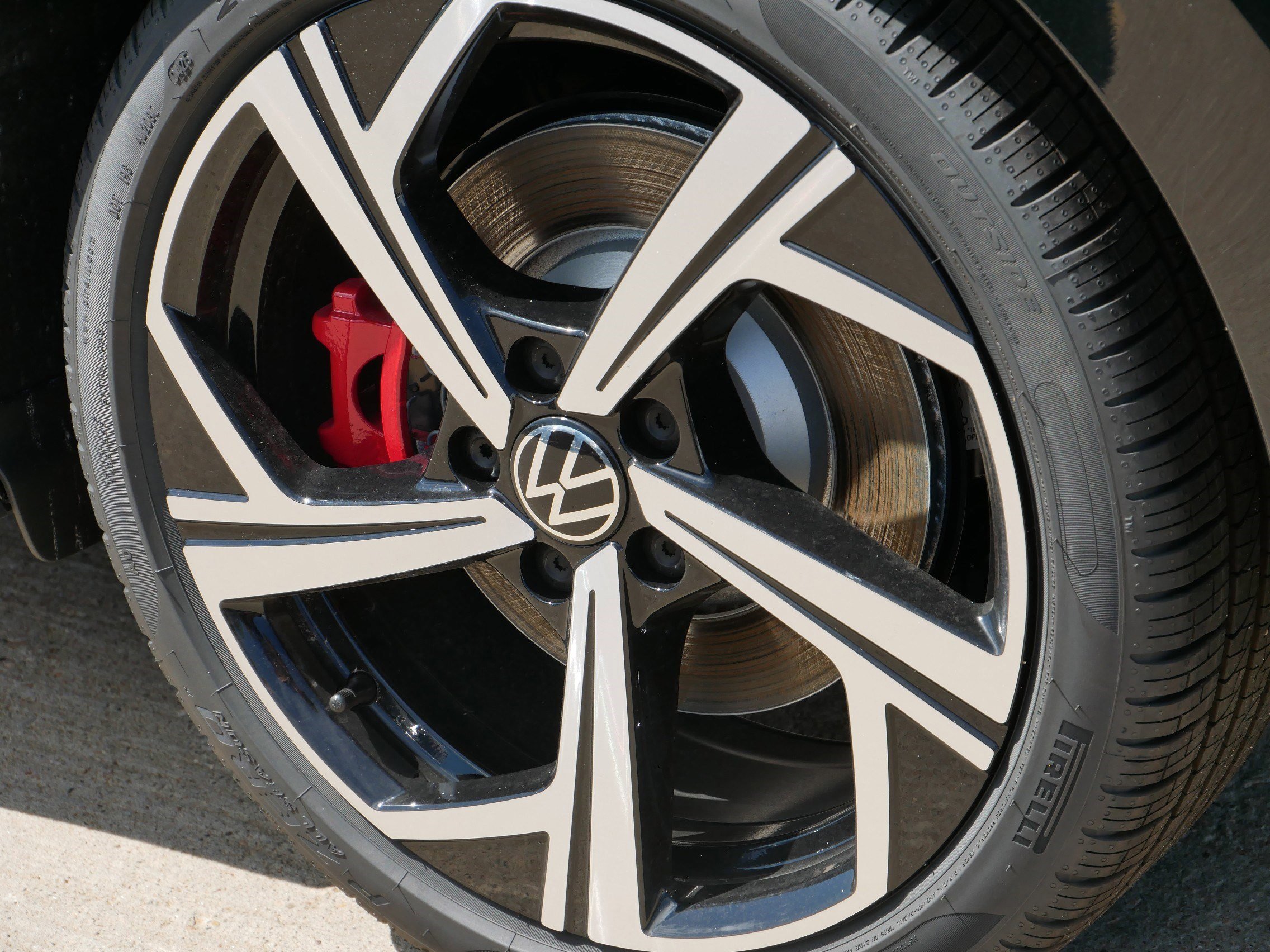 New 2025 Volkswagen GTI SE FWD image 3