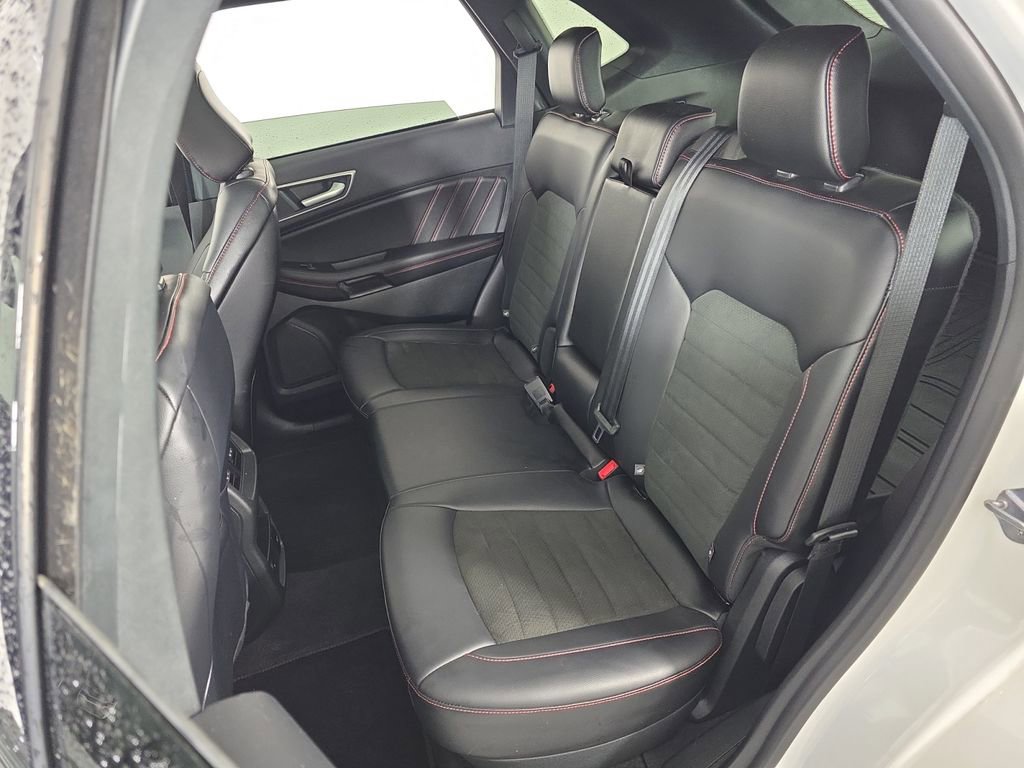Used 2024 Ford Edge ST-Line w/ Class II Trailer Tow Package image 18