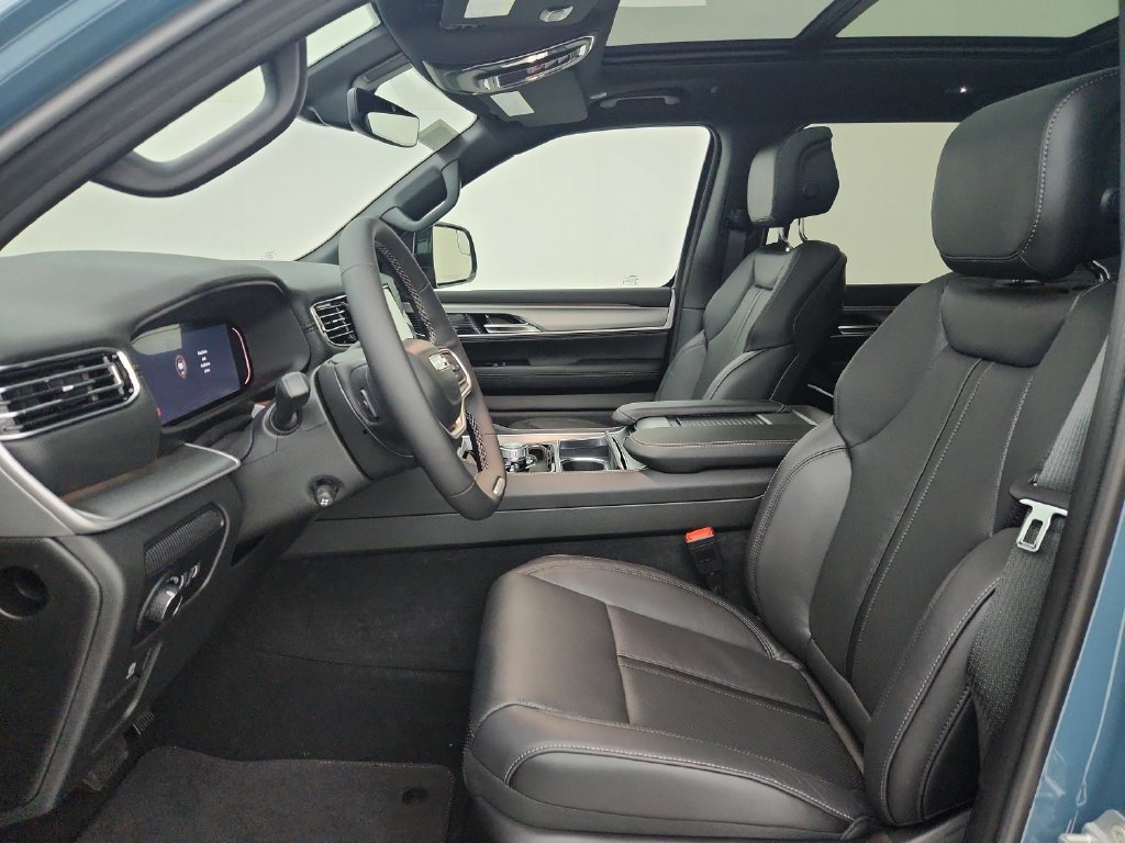 New 2026 Jeep Grand Wagoneer Limited w/ Premium Group II AWD/4WD image 18