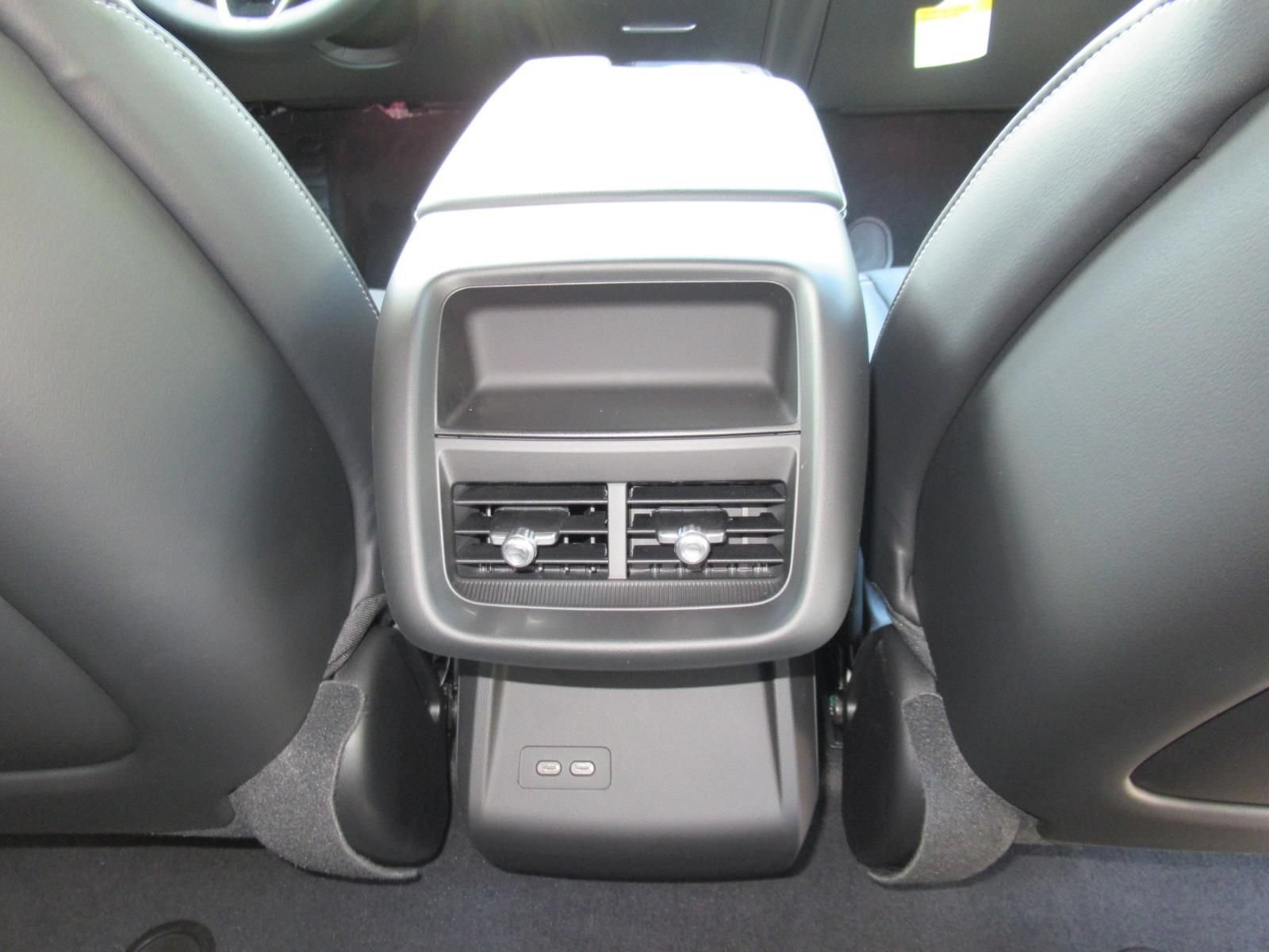 New 2026 Cadillac Lyriq Sport RWD image 31