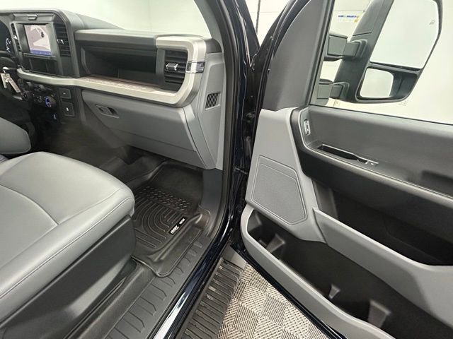Used 2025 Ford F250 XL w/ XL Chrome Package image 29