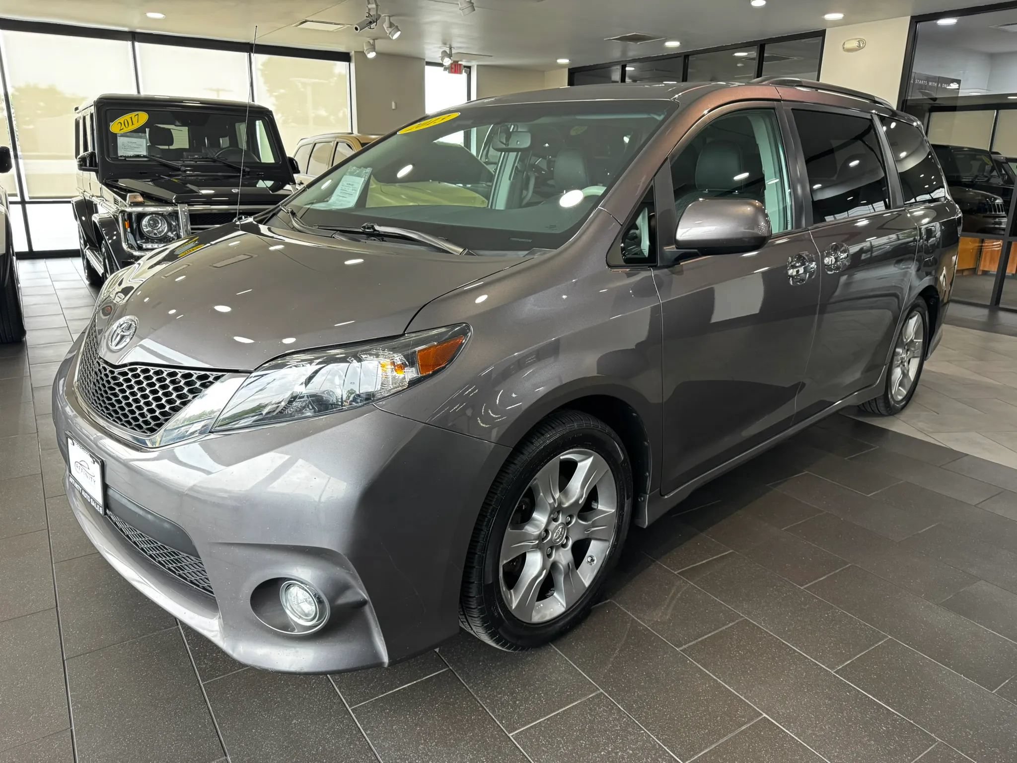 Used 2013 Toyota Sienna SE