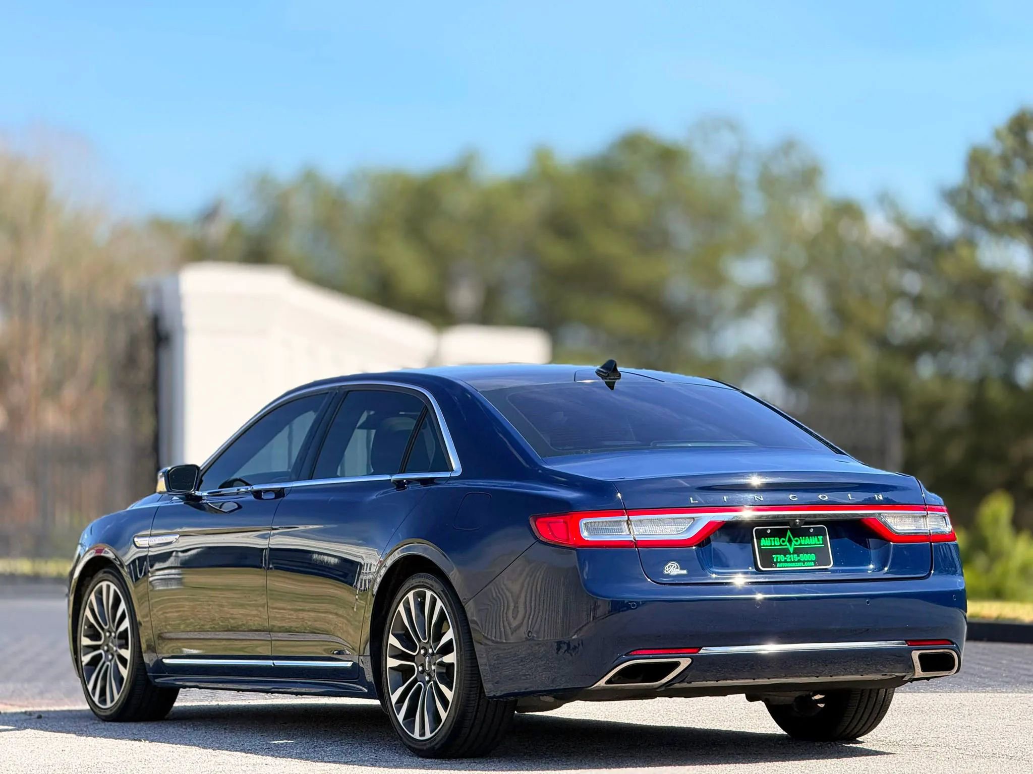 Used 2018 Lincoln Continental Reserve image 8