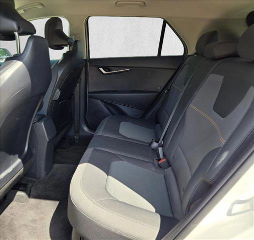 Used 2025 Kia Niro LX image 16