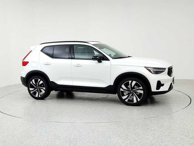 New 2026 Volvo XC40 B5 Ultra w/ Climate Package image 3