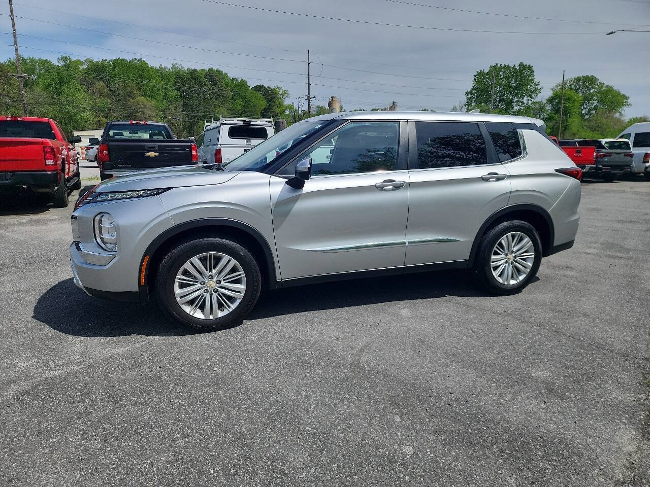 Used 2022 Mitsubishi Outlander ES FWD image 4