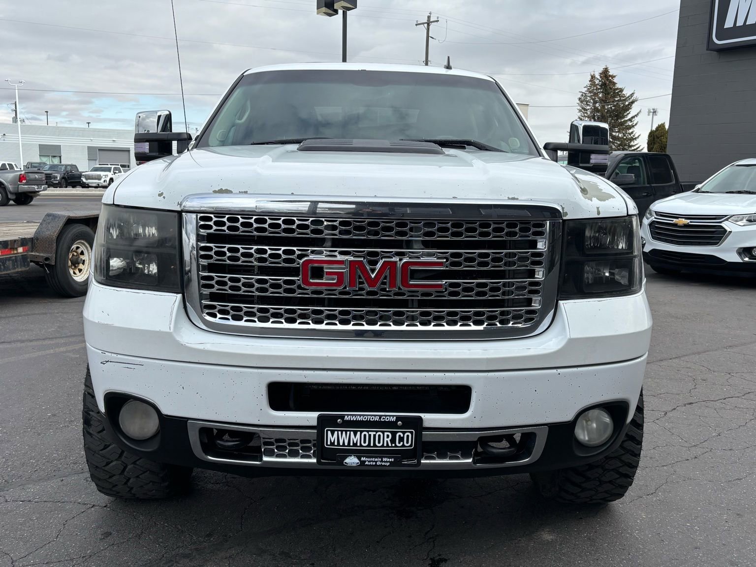 Used 2011 GMC Sierra 2500 Denali AWD/4WD image 2