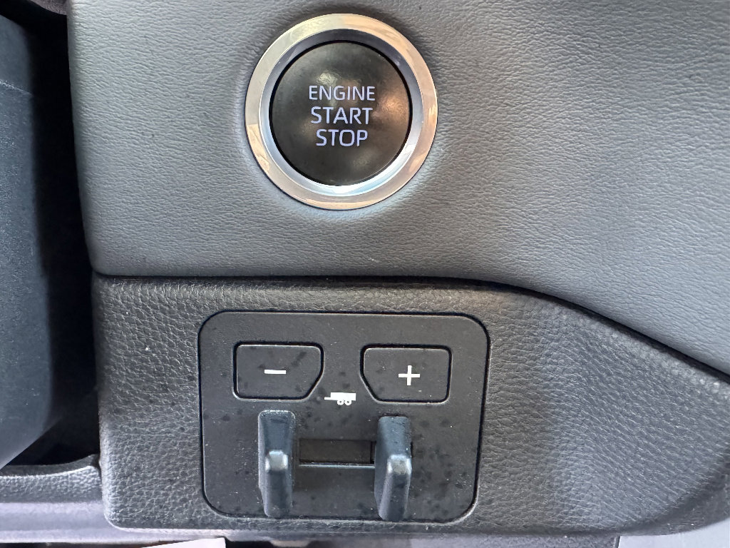 Used 2023 Toyota Tundra Platinum w/ Advanced Package image 25