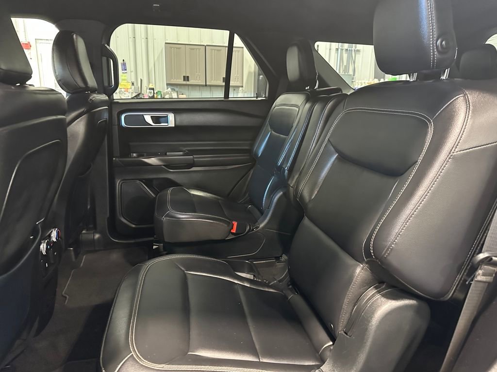 Used 2020 Ford Explorer XLT w/ Equipment Group 202A image 26