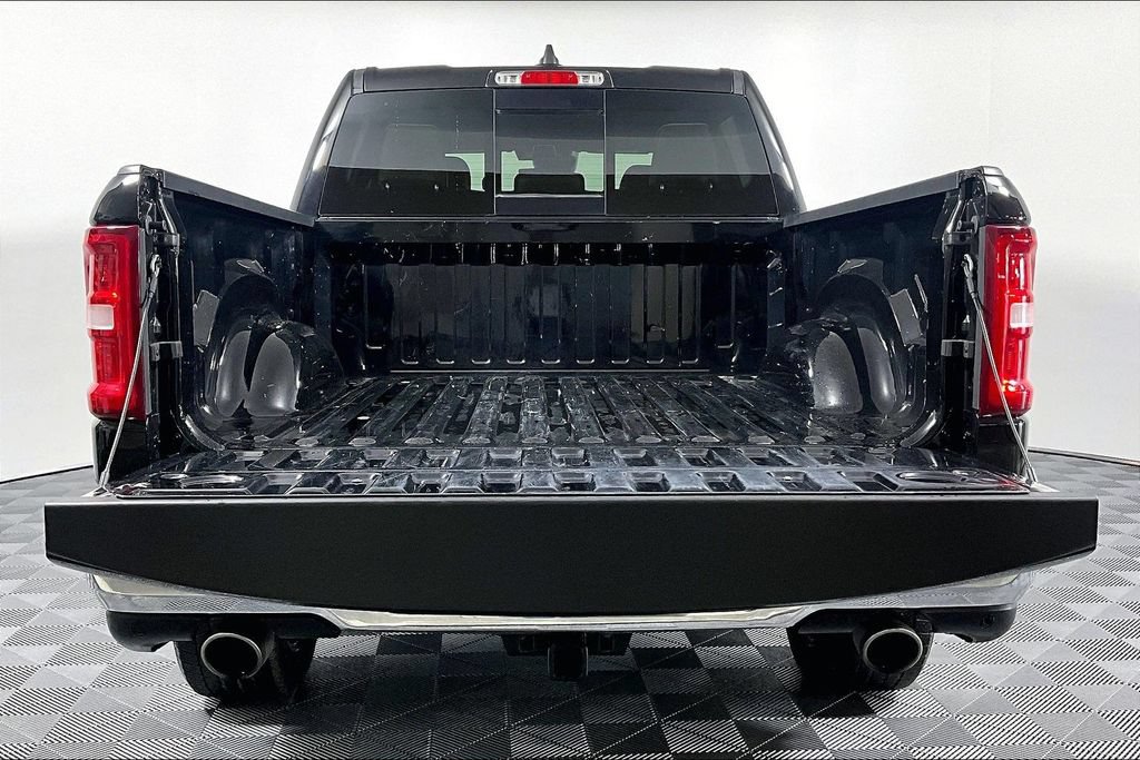 Used 2025 RAM 1500 Laramie AWD/4WD image 33