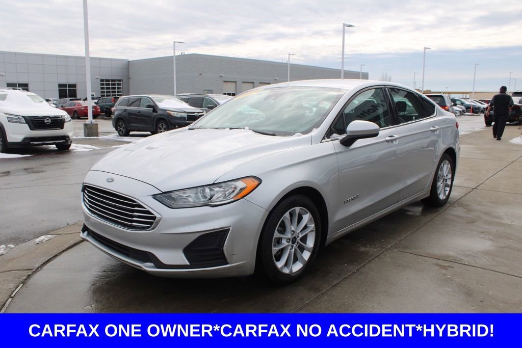 Used 2019 Ford Fusion SE image 3