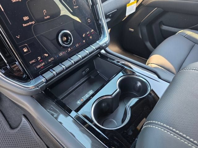 New 2026 GMC Yukon XL Elevation AWD/4WD image 28