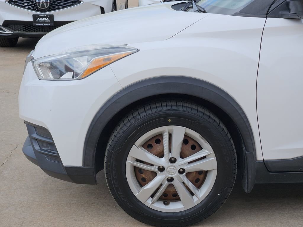 Used 2018 Nissan Kicks S w/ Exterior Package image 10